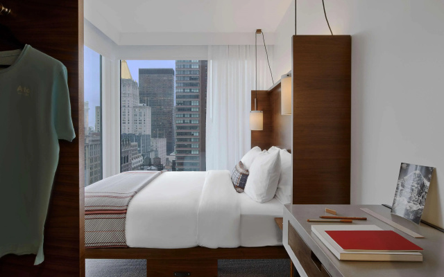 Arlo NoMad