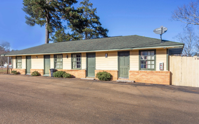 OYO Hotel Brookhaven MS Hwy 51 North