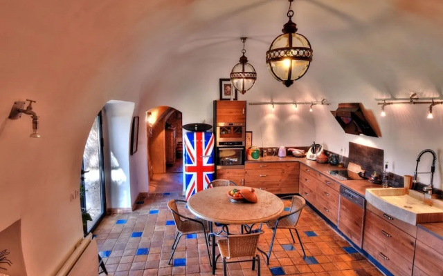 Beautiful Character House With Private Pool and High-end Services