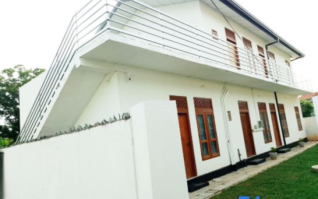 Tropical Suites - Airport Transit Residence