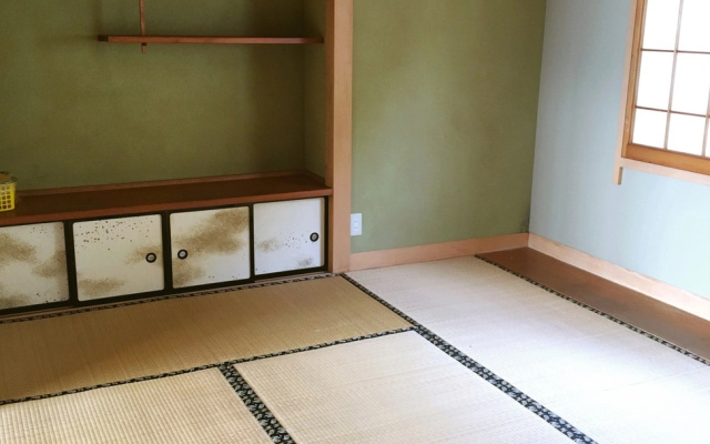 Guest House F & R