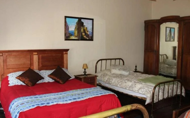 Hostal Residencia en el Cerro