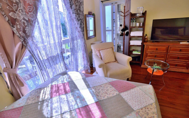 White Cotton Candy B&B