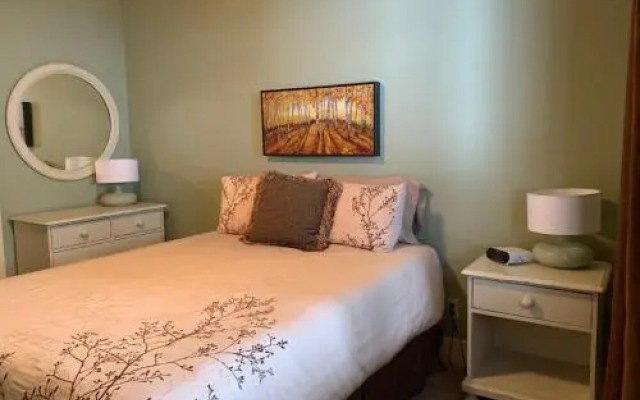 Diamond Willow Artisan Retreat