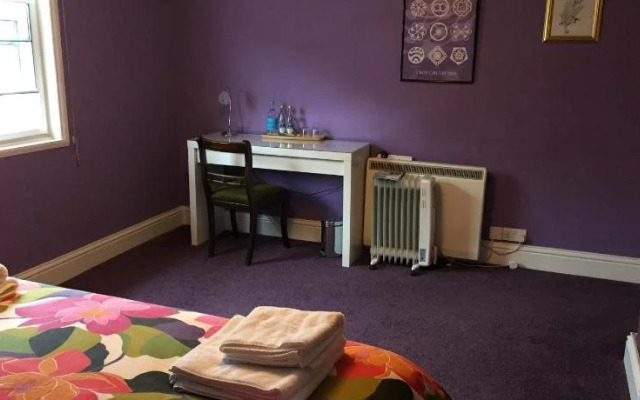 Circles B&B
