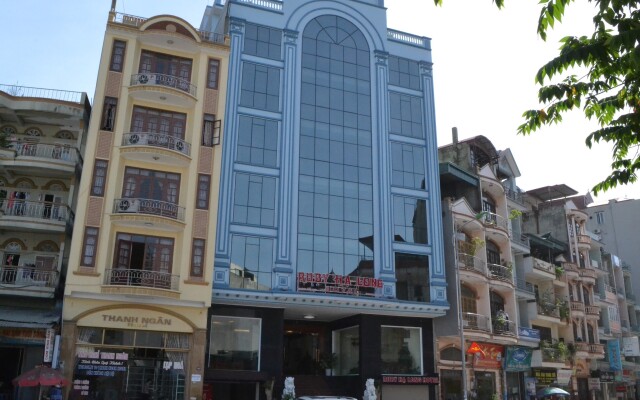 Ruby Ha Long Hotel вид на фасад