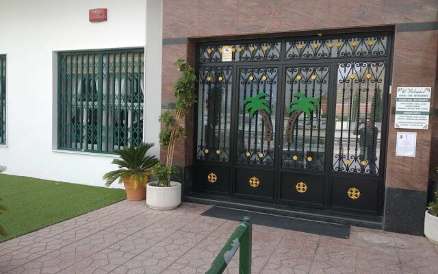 Отель Hostal El Palmeral Ориуэла вид на фасад