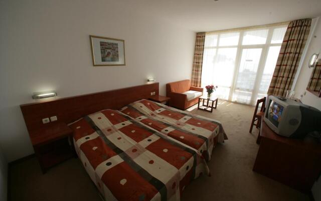 Hotel Fenix - Halfboard