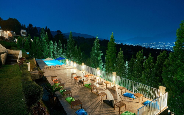 Luxcamp Bukit Damar - Puncak By Horison