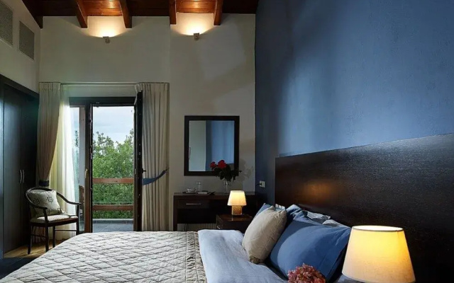Ampelos Hotel
