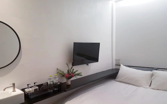 Non Num Poshtel