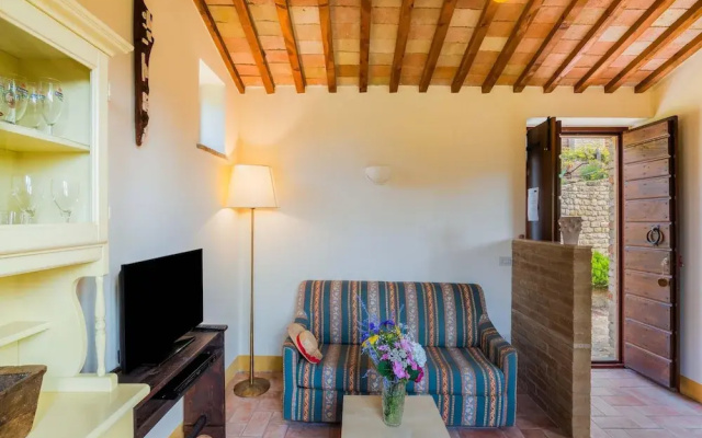 Fabulous Holiday Home With Wifi in Monte San Martino Italy