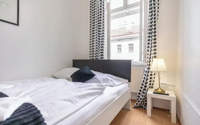 Long Stay 3BR Apartment Near Center