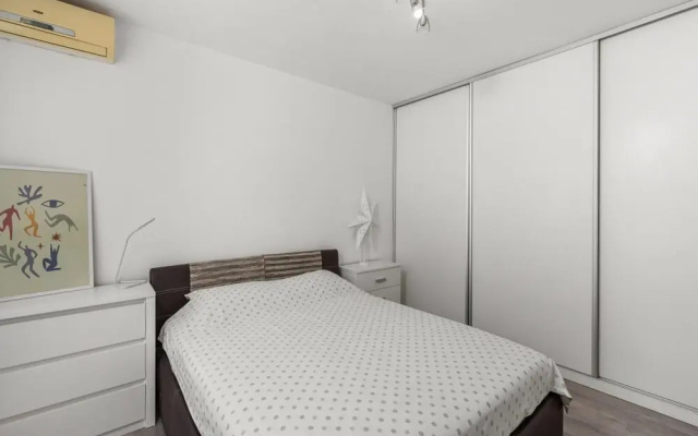 Premium Apartment With Patio