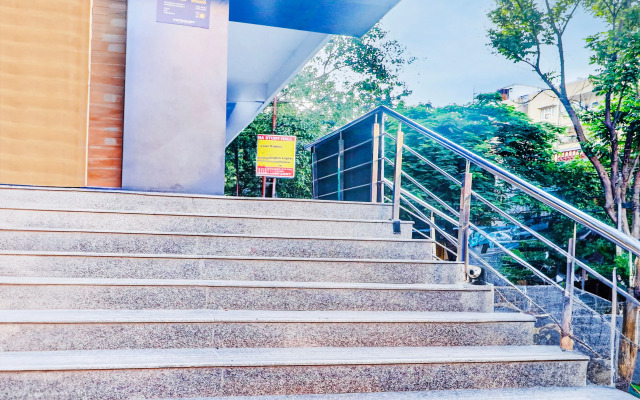 Super Townhouse SR Nagar Near RCC Premier
