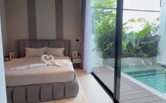 5-bed Luxury Villa Pool&jacuzzi 5 Min to Walkingst