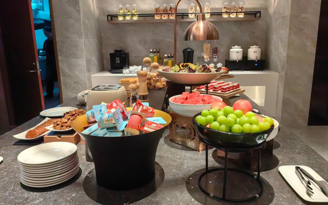 Homeinn Plus(Beijing Chaoyang High Speed Railway Station Joy City)