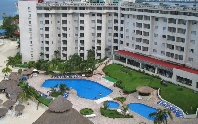 Hotel Casa Maya - Near Langosta Beach in Cancun, Mexico from 74$, photos, reviews - zenhotels.com hotel front