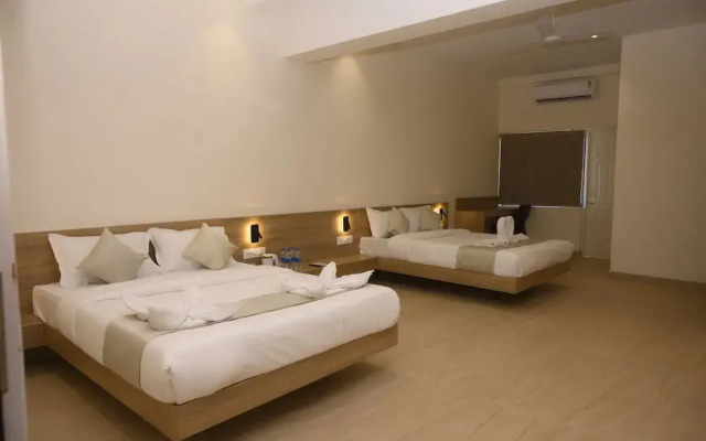 Zip By Spree Hotels Neelam Nakshatra