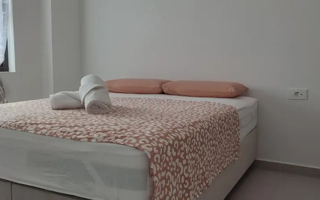 Hellene Apt near Chania City Centre
