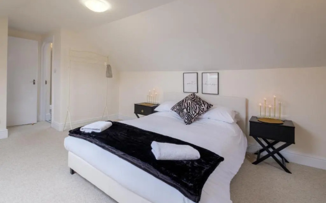 Stylish Modern Apartment in the heart of Ryde