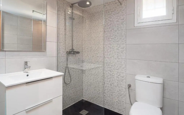2163-Amazing penthouse, 2 terraces sea-golf view