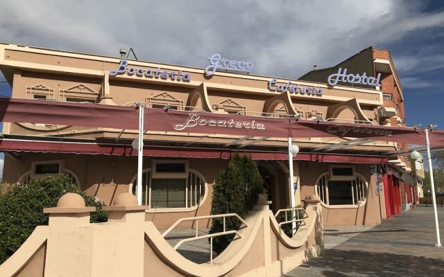 Отель Hostal Cafe Gutgreco вид на фасад