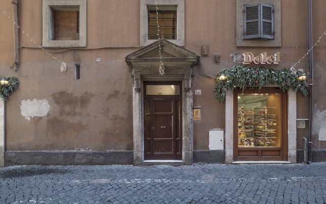 Отель Montecitorio & Pantheon Stylish Flat вид на фасад