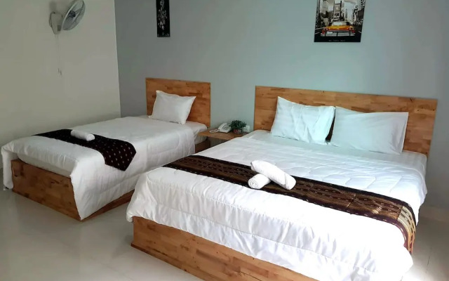 Lucky hostel and guesthouse
