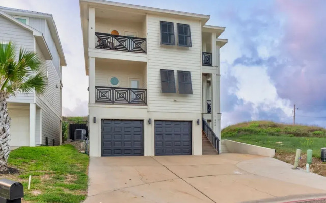 Salt and Horns by Silver Sands Vacation Rentals