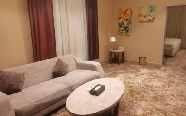 Dan Pelatinum Hotel