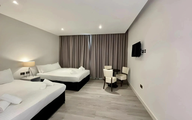 Axiom Park Hotel