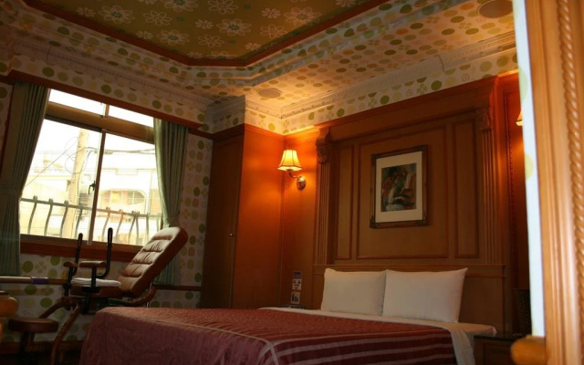 Loveshu Business Motel(長榮興商務汽車旅館（新化館）)