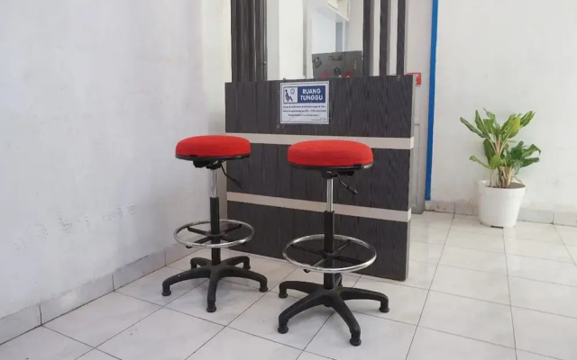 Hotel O Qq Kost Near Pantai Kebesaran Beach
