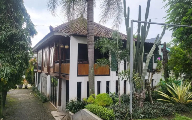 RedDoorz Syariah Near Wisata Durensewu Pandaan