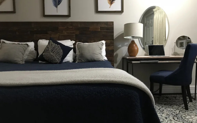 Pinemark Inn & Suites