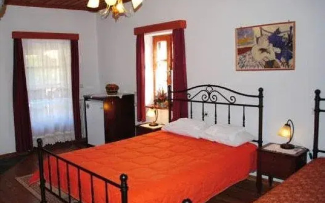 Aloni Guesthouse