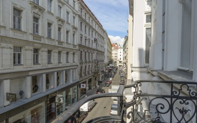 Senator Suite Stephansplatz by Welcome2Vienna