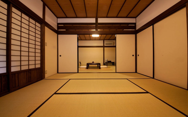 Yufuin Gettouan