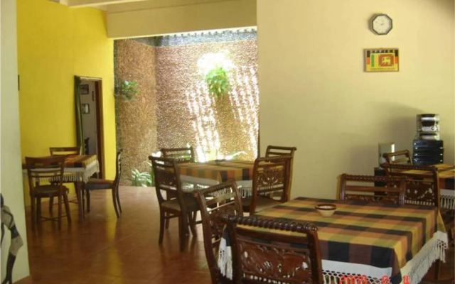 Kumbukgahawatta Hotel