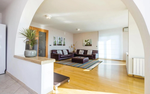 Beautiful Home in Rijeka With Wifi and 5 Bedrooms