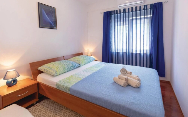 Beautiful Home in Komarna With Wifi and 3 Bedrooms