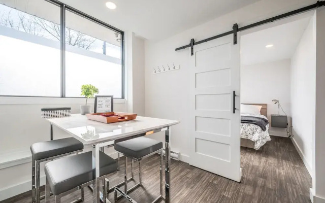 Modern Contemporary 2 Bedroom Suite