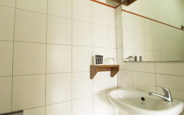 Rumah Asri Bed and Breakfast by RedDoorz