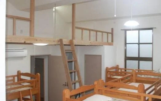 Guest House Chikyugo - the Earth Ship
