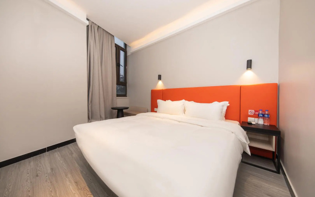 Elan Inn Shanghai Dachang Town Metro Station