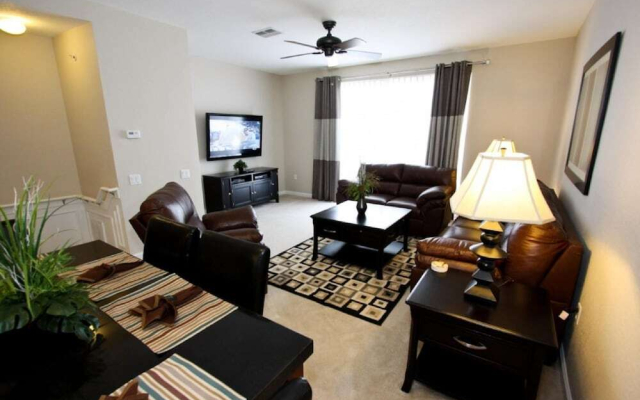 Vista Cay Apartments