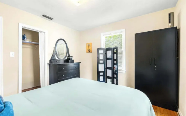 Charming Seminole Heights Getaway