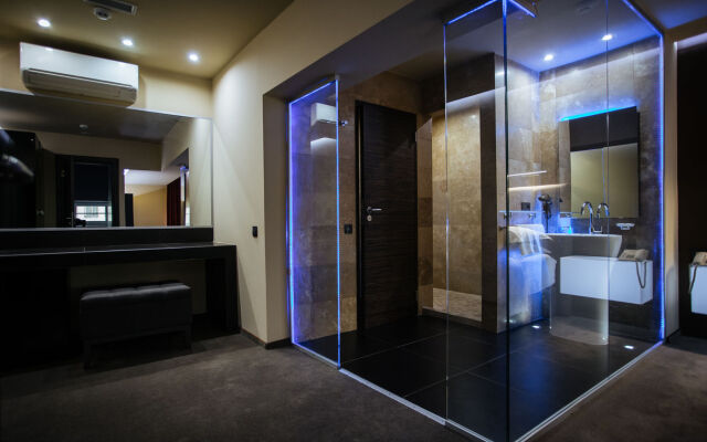 Гостиница LH Hotel & SPA Украина, Львов - отзывы, цены и фото номеров - забронировать гостиницу LH Hotel & SPA онлайн вид на фасад