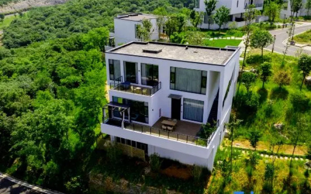 Yixing InLong  Lingshang Holiday House